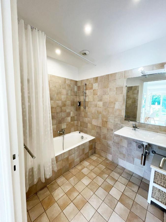 Studio 2 - Les Suites De Robinson - Residence Avec Piscine En Bord De Siagne, A Mandelieu エクステリア 写真