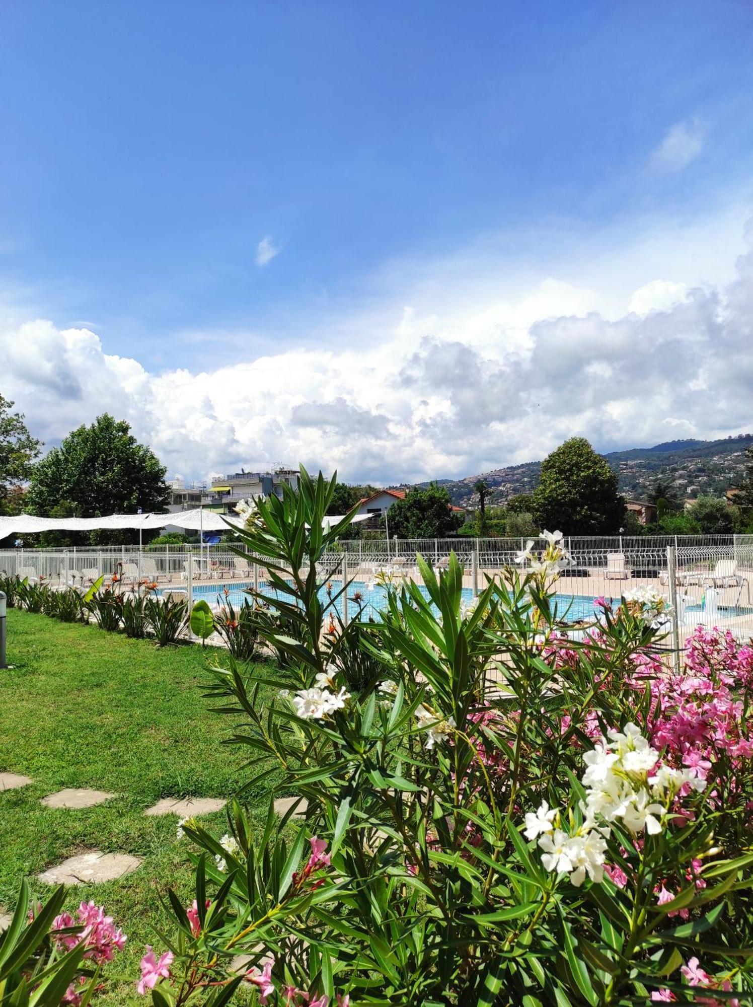 Studio 2 - Les Suites De Robinson - Residence Avec Piscine En Bord De Siagne, A Mandelieu エクステリア 写真